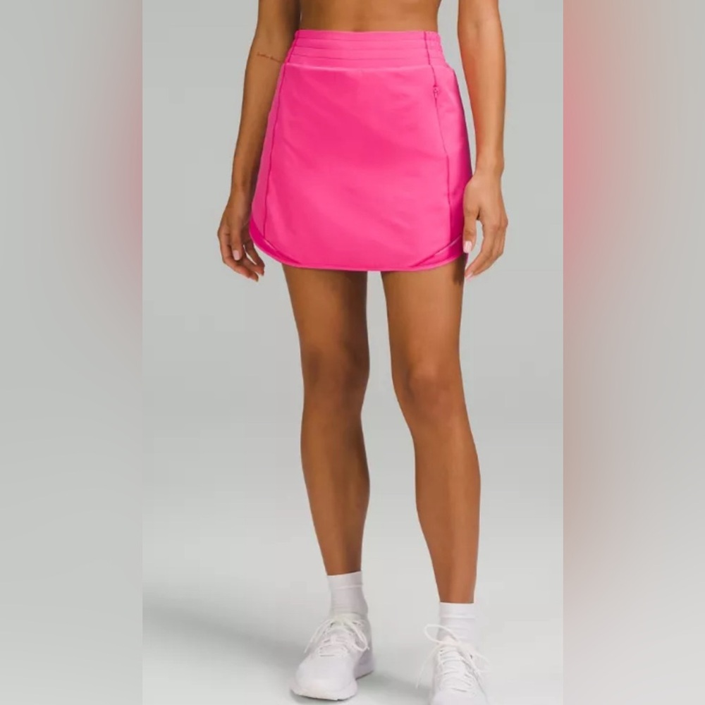 Lululemon - Hotty Hot High-Rise Skirt
Long (Pink)